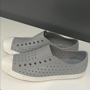 Native Jefferson’s Shoes Men’s 11 Grey & White waterproof